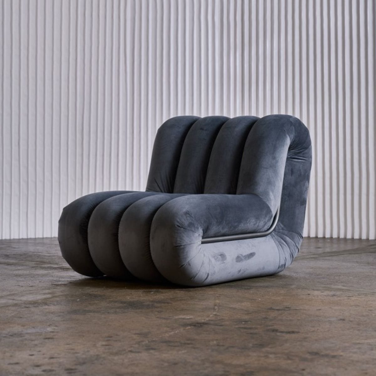 CARRARA LOUNGE CHAIR