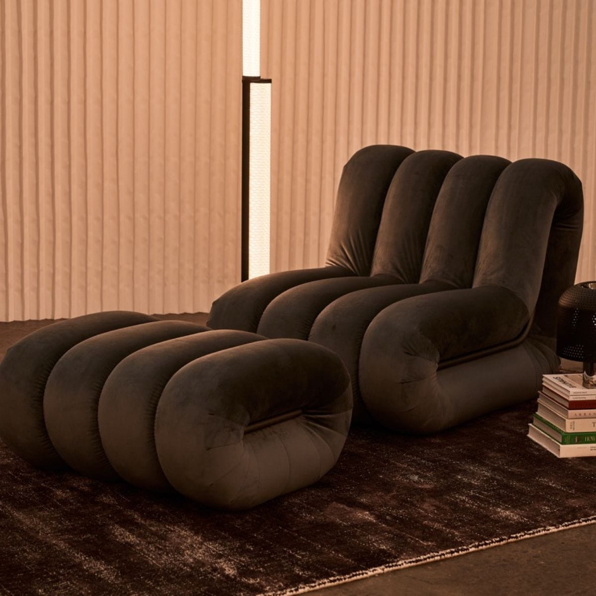 CARRARA LOUNGE CHAIR