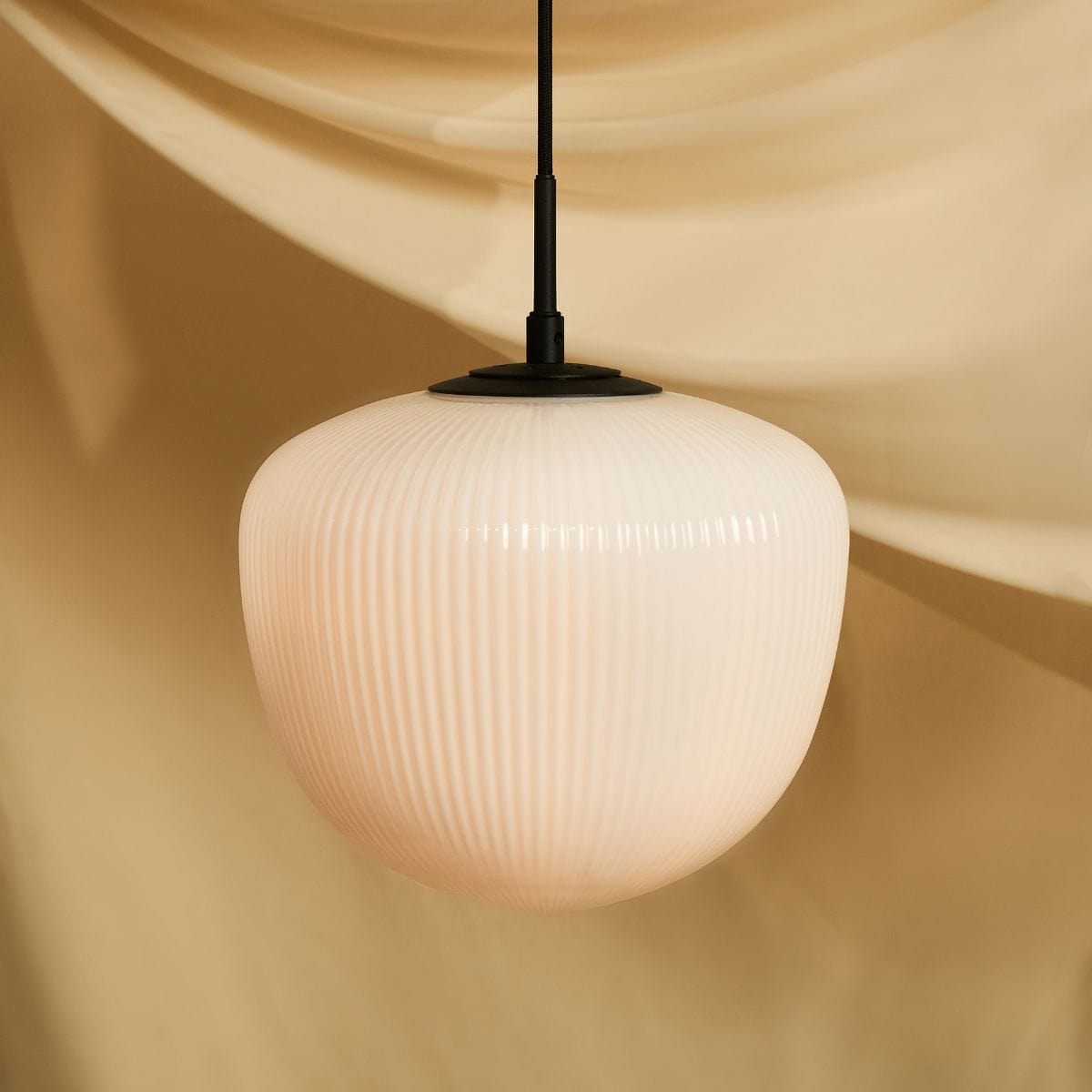 HUDSON S RIBBED GLASS PENDANT