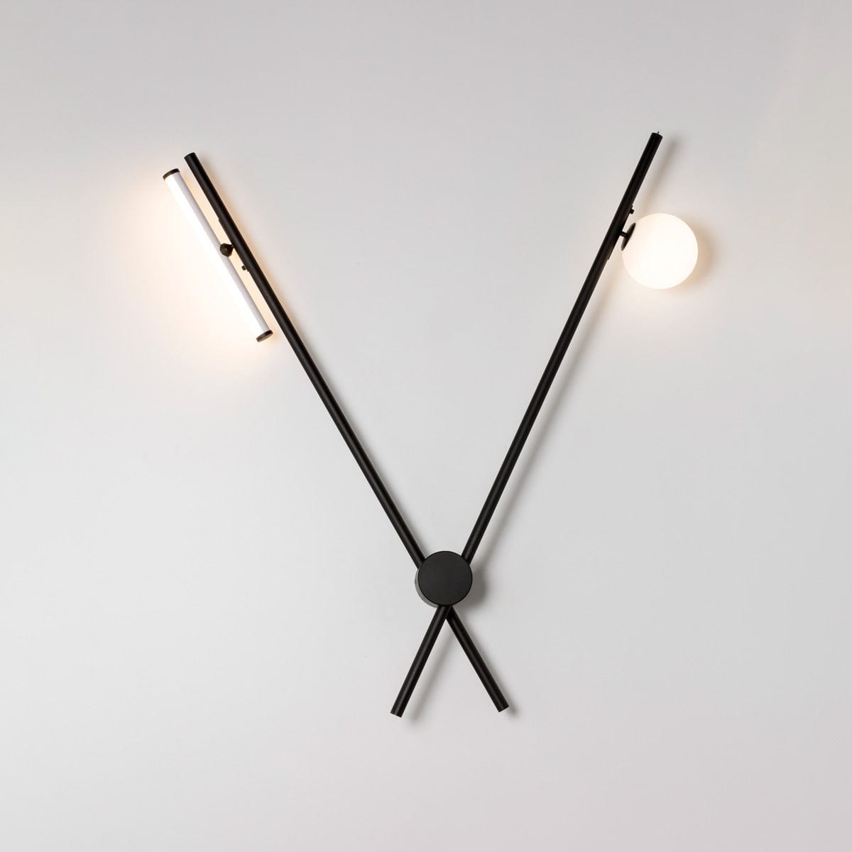 MAGMINI 2 ARM ROTATING TRACK WALL/CEILING LIGHT