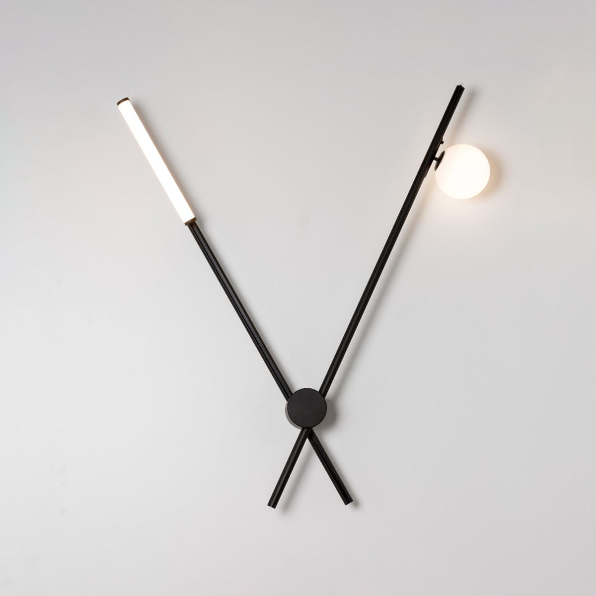 MAGMINI 2 ARM ROTATING TRACK WALL/CEILING LIGHT