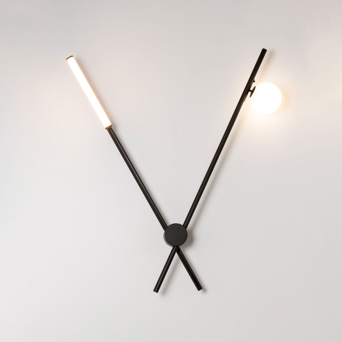 MAGMINI 2 ARM ROTATING TRACK WALL/CEILING LIGHT