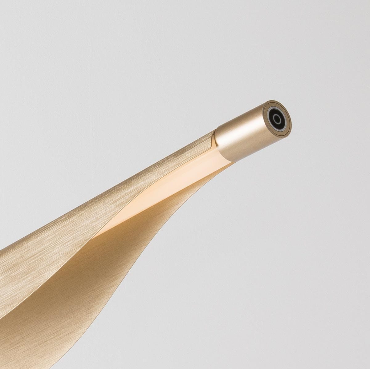 RIAN LINEAR PENDANT LIGHT