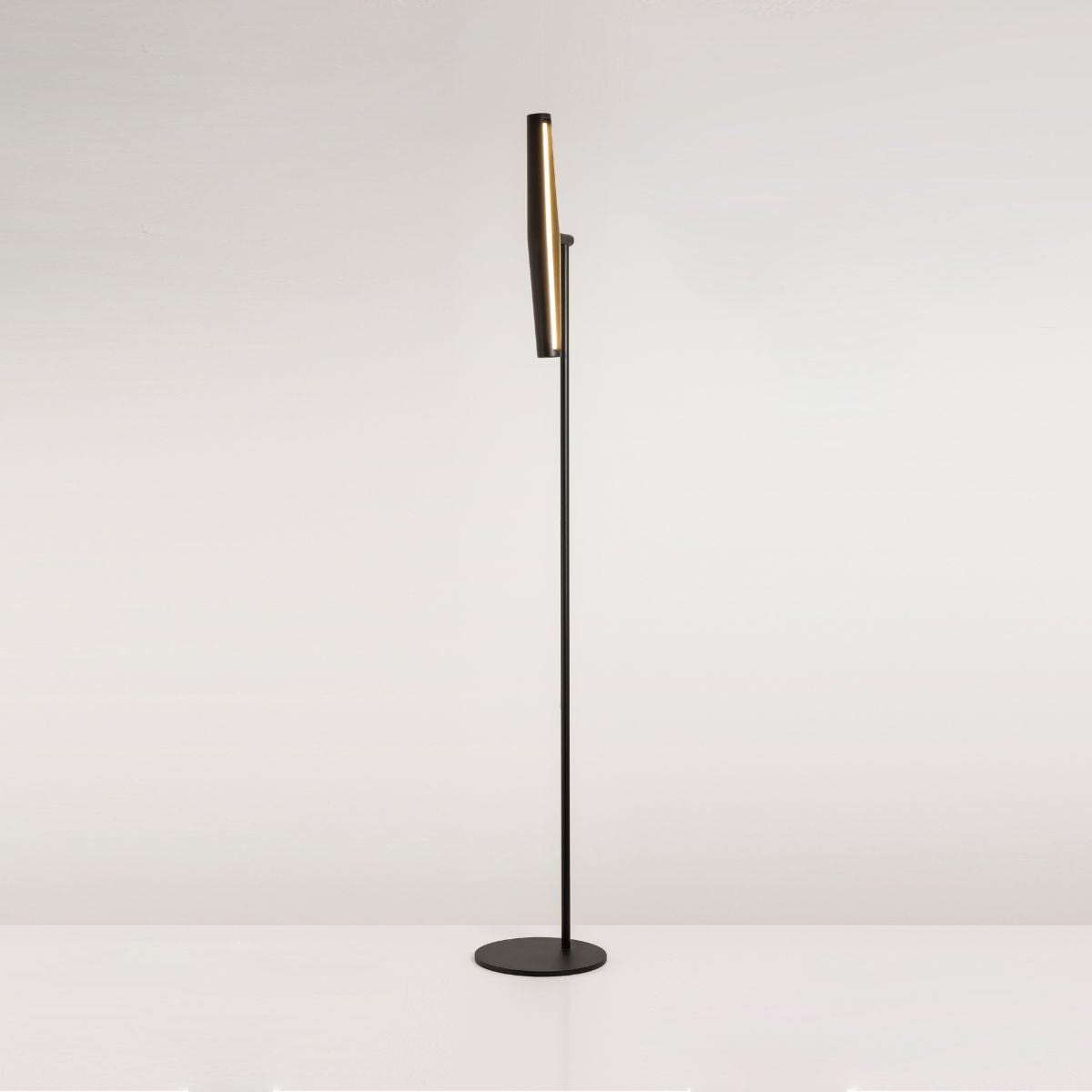 YONA FLOOR LAMP